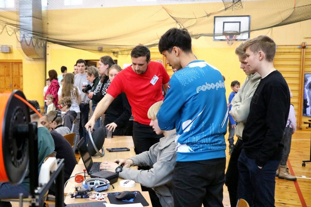 Aizvadīts 15. Latvijas robotikas čempionāta 5. Preiļu robotikas čempionāta posms