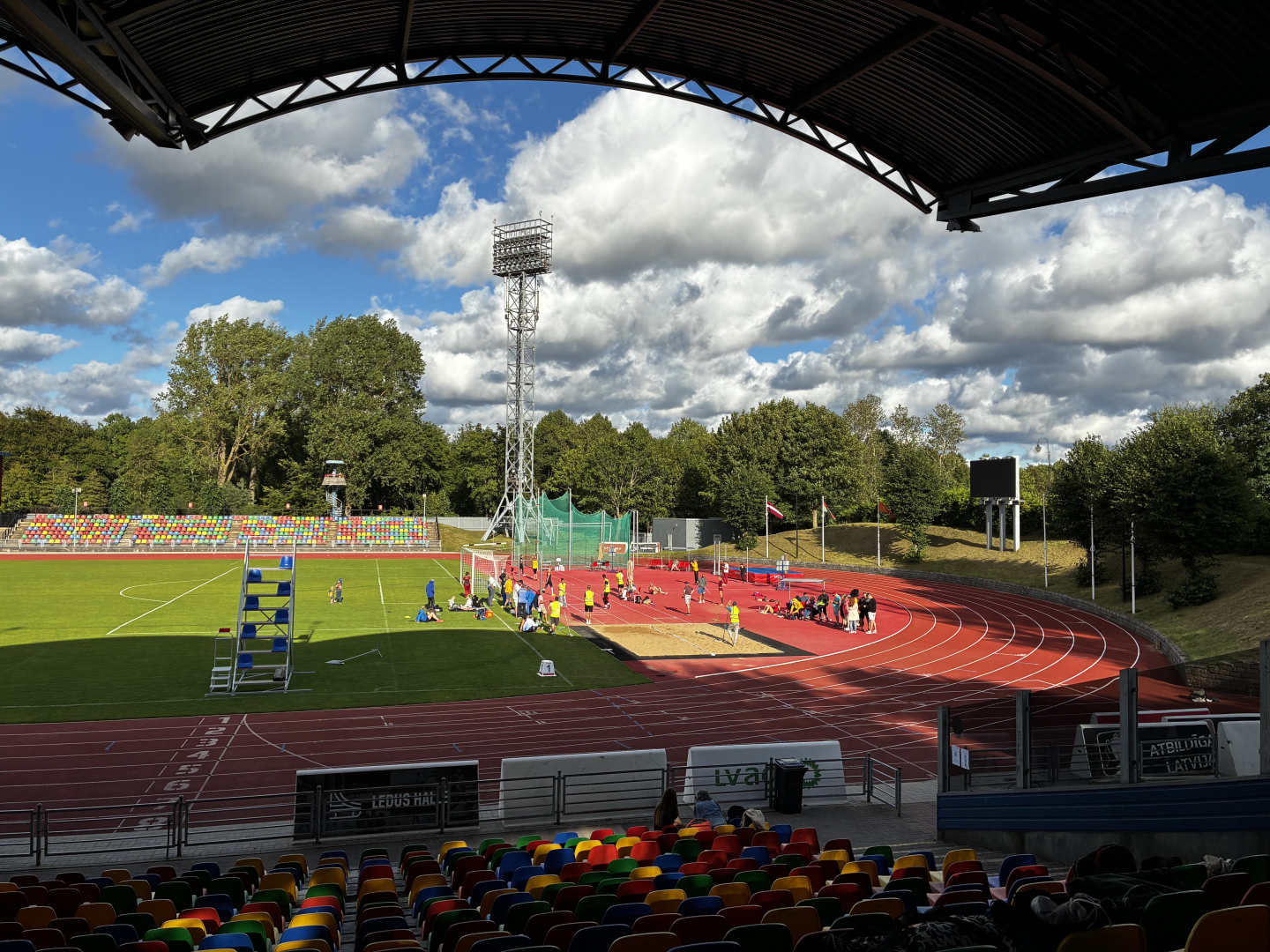 Veiksmīga sezonas izskaņa Preiļu novada vieglatlētikas vecmeistariem Latvijas čempionāta sacensībās