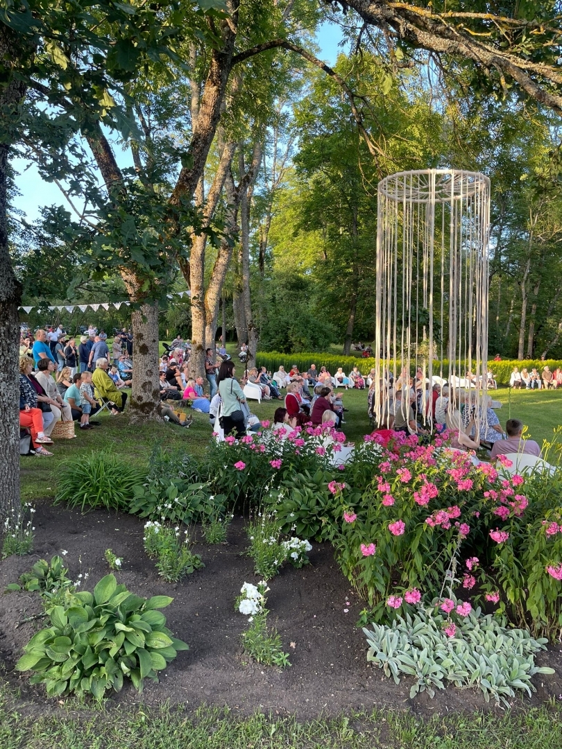 Večerinka – zaļumballe Raiņa "Jasmuižā"