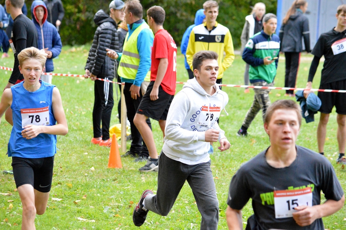 20180928_skolu_rudens_kross_024.jpg