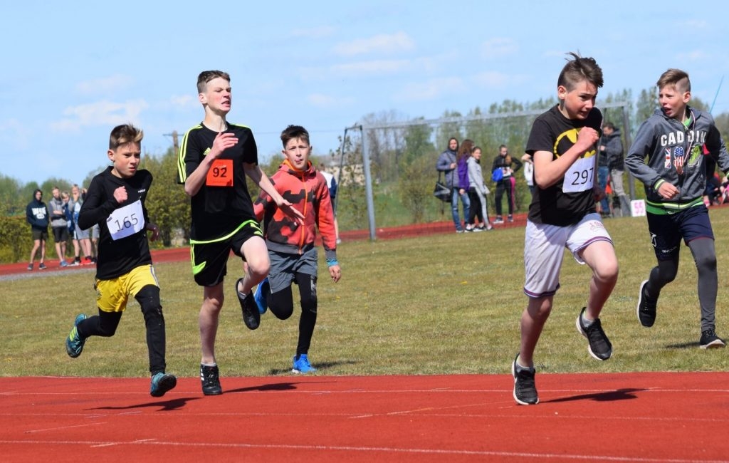 2019-05-09-starpnovadu-skolu-sacensibas-vieglatletika-8-9-05-2019-vecvarkava_viktorija-032-1024x650.jpg