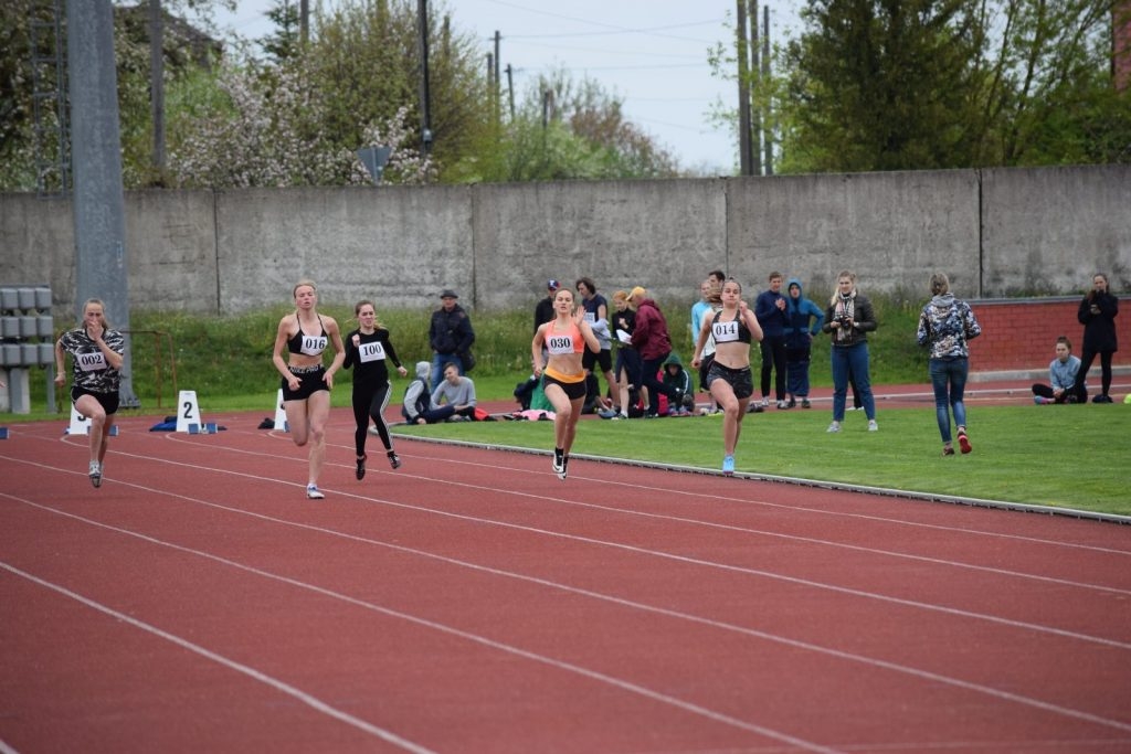 2019-05-14-latgales-regiona-skolu-sacensibas-vielatletika-14-05-2019-rezekne_viktorija-049-1024x683.jpg