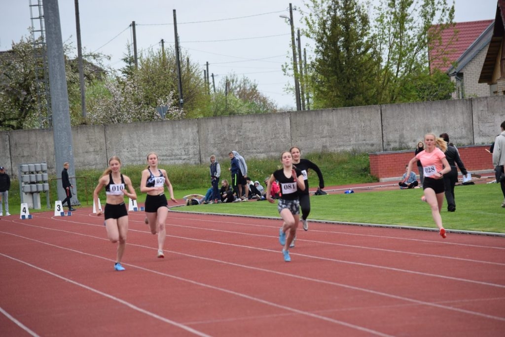 2019-05-14-latgales-regiona-skolu-sacensibas-vielatletika-14-05-2019-rezekne_viktorija-051-1024x683.jpg