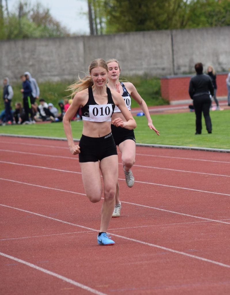 2019-05-14-latgales-regiona-skolu-sacensibas-vielatletika-14-05-2019-rezekne_viktorija-053-799x1024.jpg