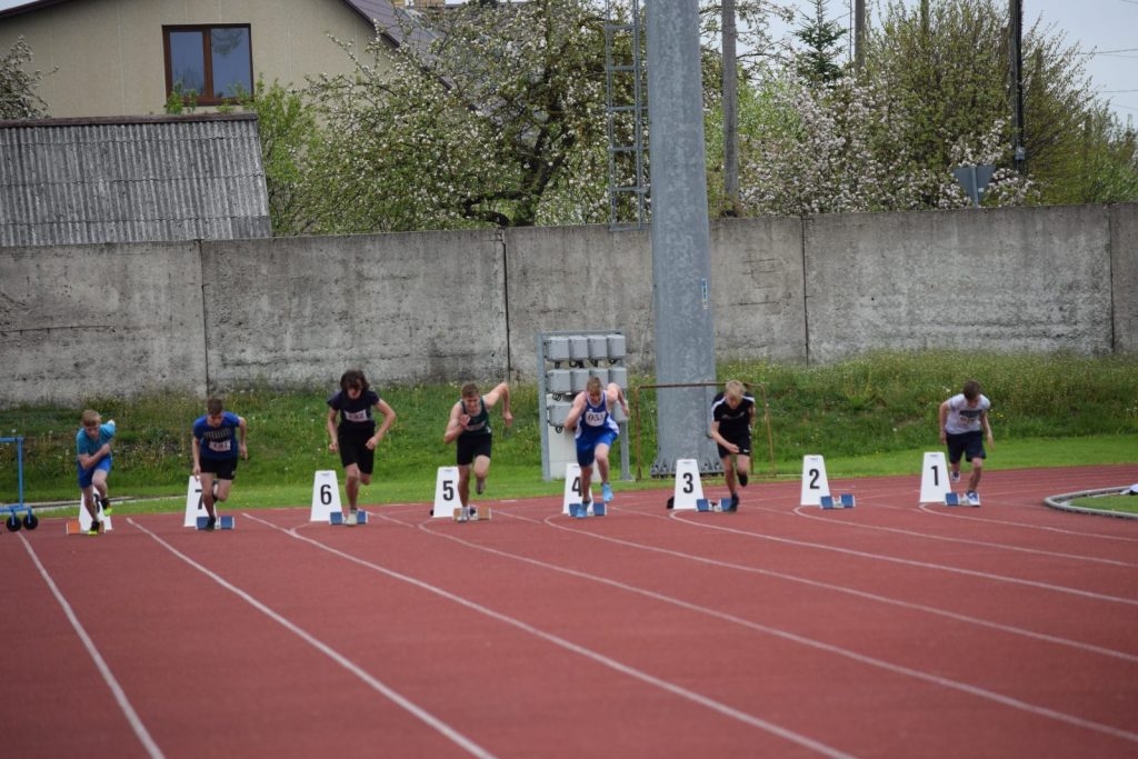 2019-05-14-latgales-regiona-skolu-sacensibas-vielatletika-14-05-2019-rezekne_viktorija-058-1024x683.jpg