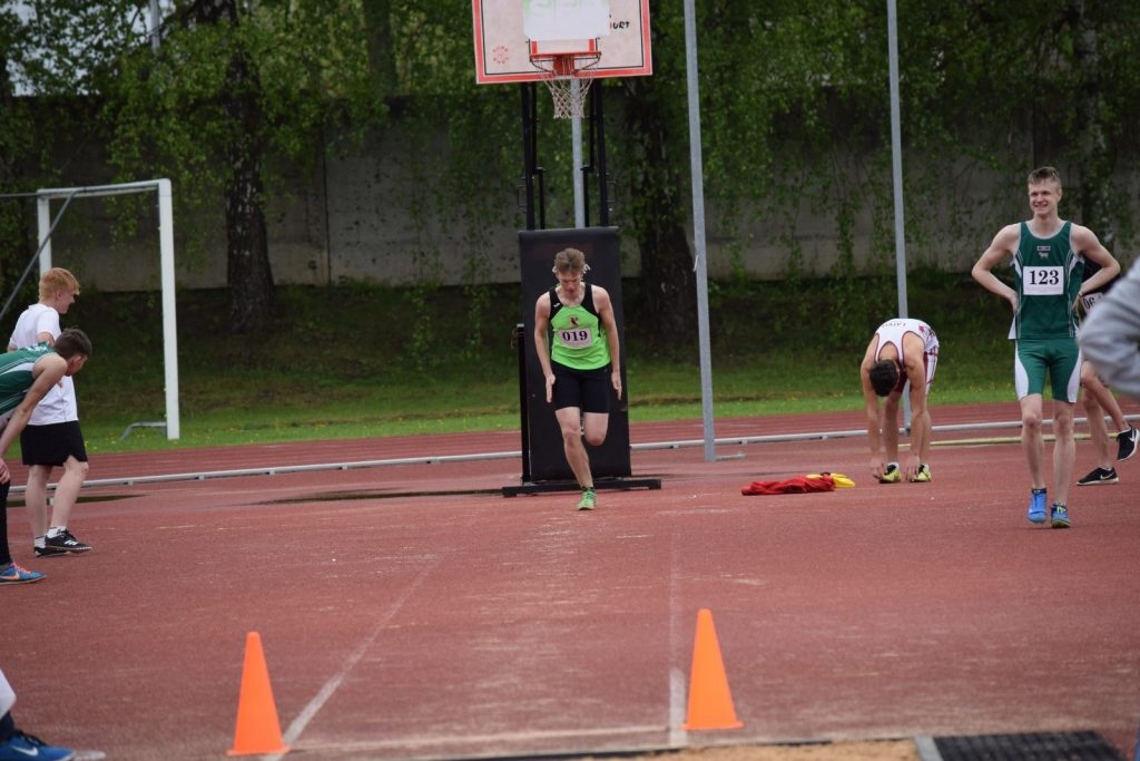 2019-05-14-latgales-regiona-skolu-sacensibas-vielatletika-14-05-2019-rezekne_viktorija-085-1024x683.jpg