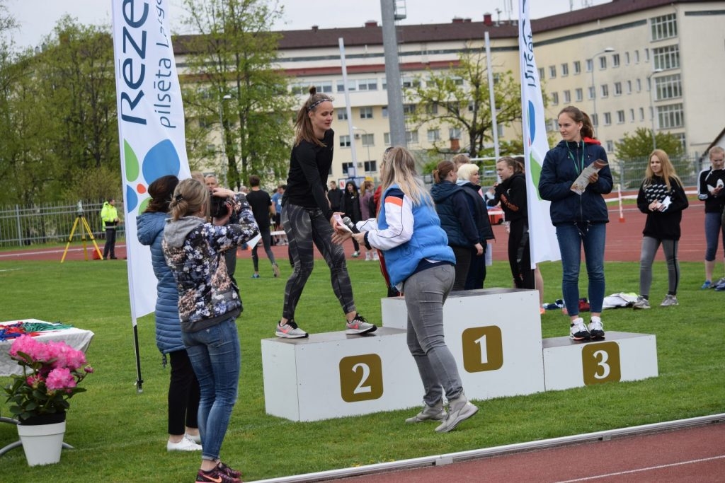 2019-05-14-latgales-regiona-skolu-sacensibas-vielatletika-14-05-2019-rezekne_viktorija-100-1024x683.jpg