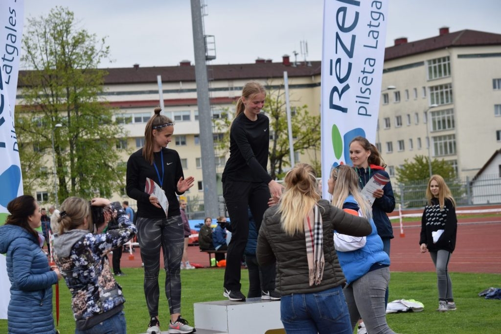 2019-05-14-latgales-regiona-skolu-sacensibas-vielatletika-14-05-2019-rezekne_viktorija-102-1024x683.jpg