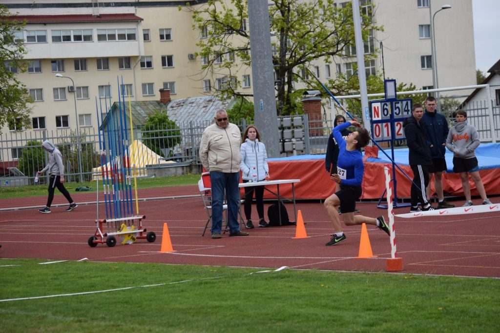 2019-05-14-latgales-regiona-skolu-sacensibas-vielatletika-14-05-2019-rezekne_viktorija-120-1024x683.jpg