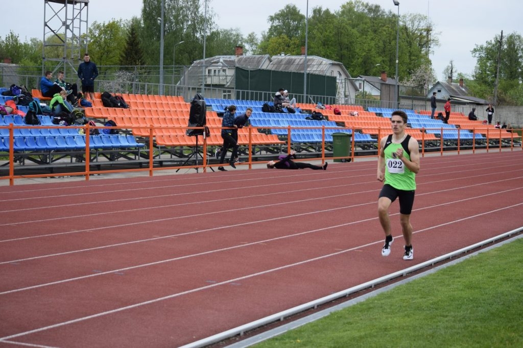 2019-05-14-latgales-regiona-skolu-sacensibas-vielatletika-14-05-2019-rezekne_viktorija-124-1024x683.jpg