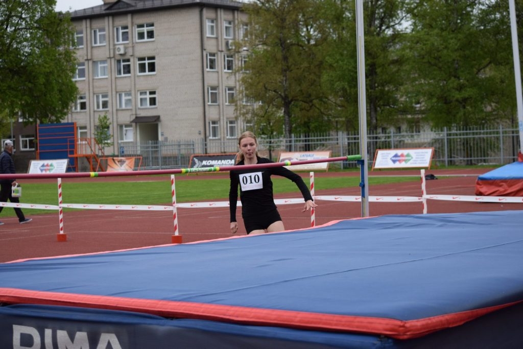 2019-05-14-latgales-regiona-skolu-sacensibas-vielatletika-14-05-2019-rezekne_viktorija-152-1024x683.jpg