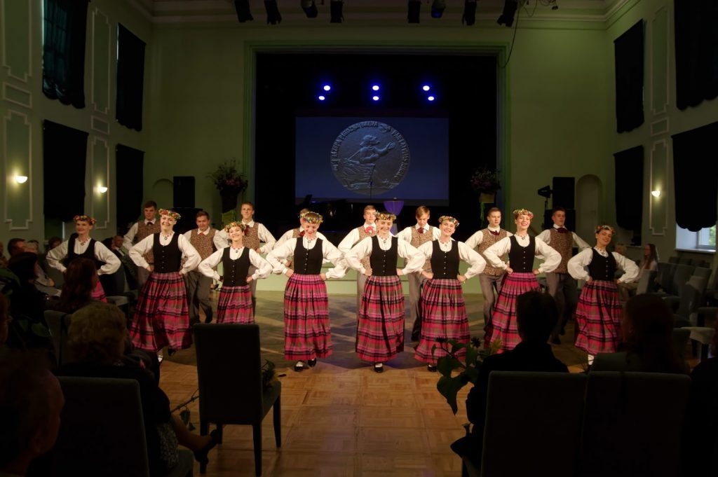 6-jazepa-pigozna-gada-balvas-ainavu-gleznieciba-pasniegsanas-ceremonija-foto-gunars-vilcans-041-1024x681.jpg