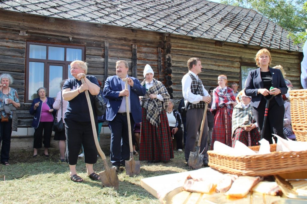 apdzivotas-vietas-zalta-dybyns-zimes-atklasanas-pasakums-preilu-novada-saunas-pagasta-043-1024x682.jpg