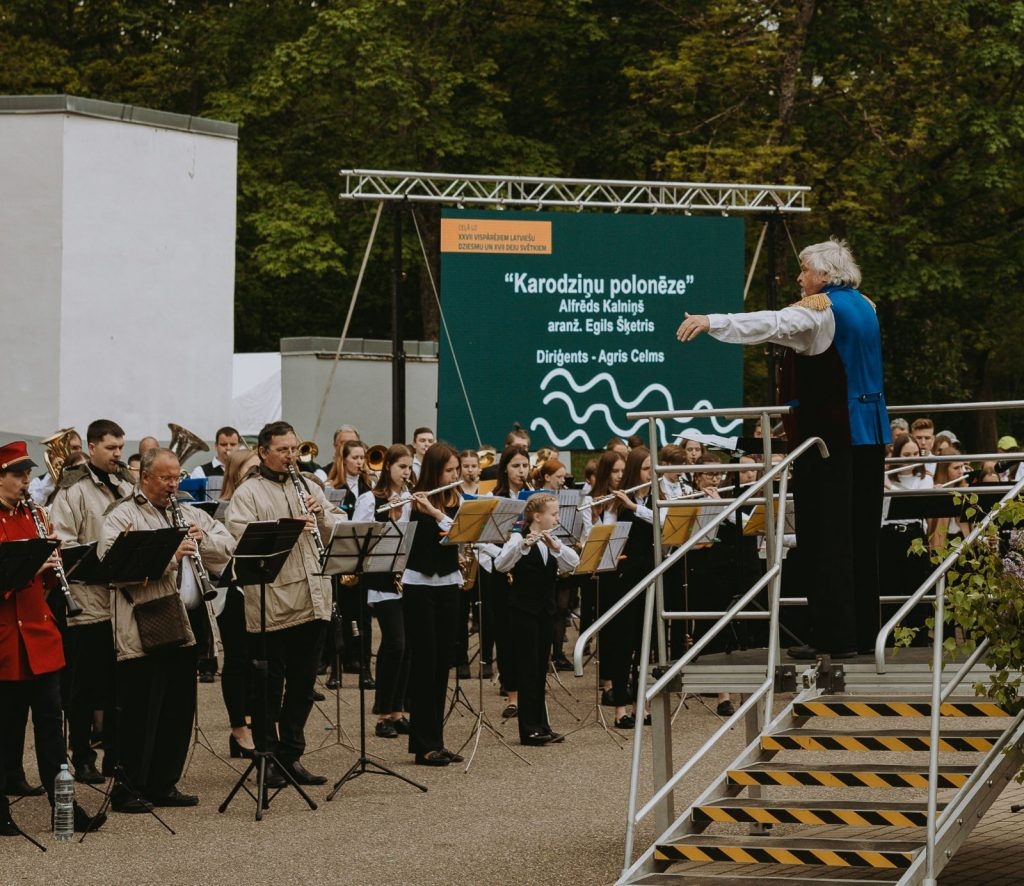 dziesmu-un-deju-svetku-ieskanas-koncerts-foto-r-klaucans-013-1024x886.jpg