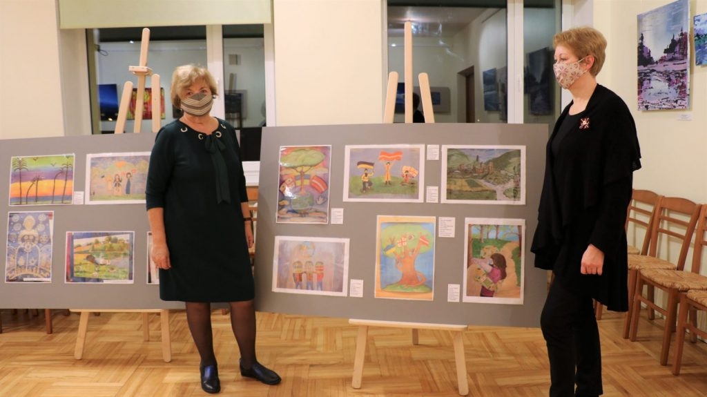 eiropas-solidaritates-nedela-preilos-izstade-preilu-muzikas-un-makslas-skola-foto-maija-paegle-011-1024x575.jpg