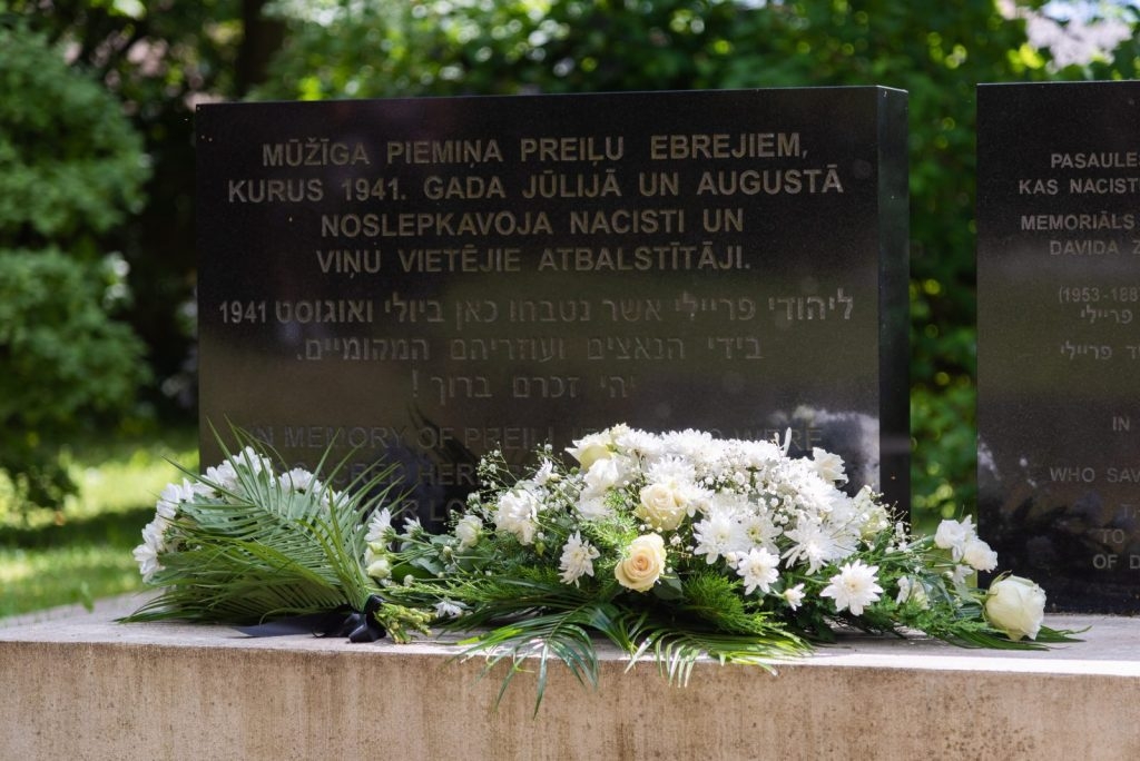 holokausta-upuru-pieminas-bridis-holokausta-upuru-memoriala-foto-l-uzulniks-013-1024x684.jpg