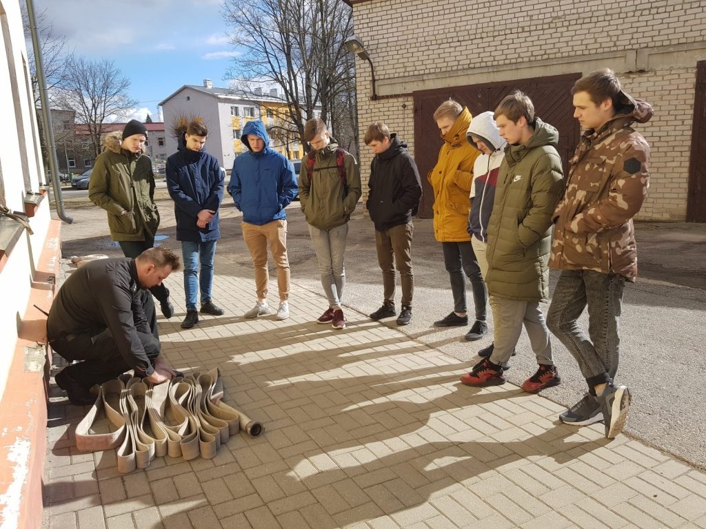 jana-eglisa-preilu-valsts-gimnazijas-komandas-uzvara-konkursa-enkurs-2019-pusfinala-001-1024x768.jpg