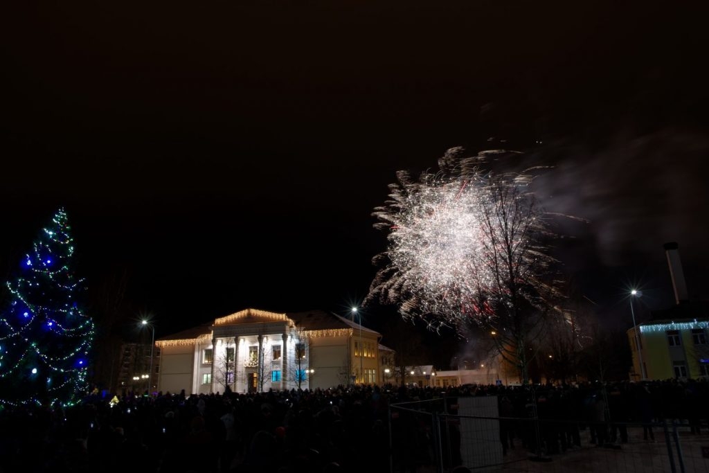 jauna-2019-gada-sagaidisana-un-svetku-saluts-preilos-foto-gunars-vilcans-012-1024x683.jpg