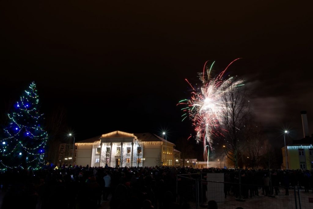 jauna-2019-gada-sagaidisana-un-svetku-saluts-preilos-foto-gunars-vilcans-013-1024x683.jpg