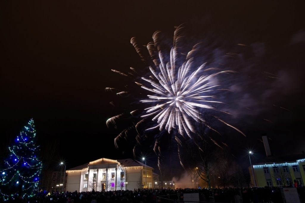 jauna-2019-gada-sagaidisana-un-svetku-saluts-preilos-foto-gunars-vilcans-025-1024x683.jpg