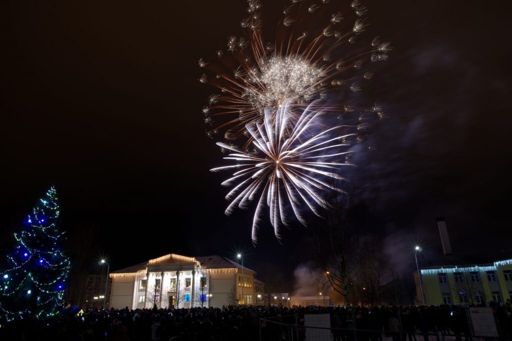 jauna-2019-gada-sagaidisana-un-svetku-saluts-preilos-foto-gunars-vilcans-027-1024x683.jpg