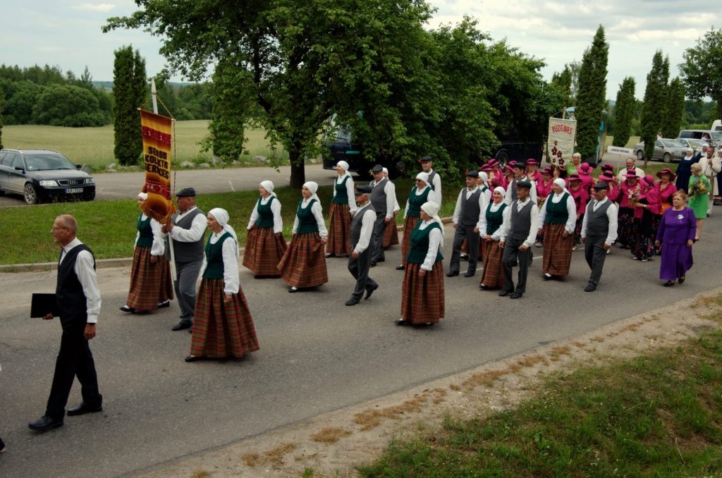 latgales-novada-17-senioru-dziesmu-un-deju-festivals-020-1024x678.jpg