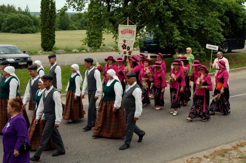 latgales-novada-17-senioru-dziesmu-un-deju-festivals-021-1024x678.jpg