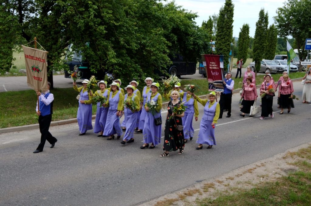 latgales-novada-17-senioru-dziesmu-un-deju-festivals-024-1024x678.jpg