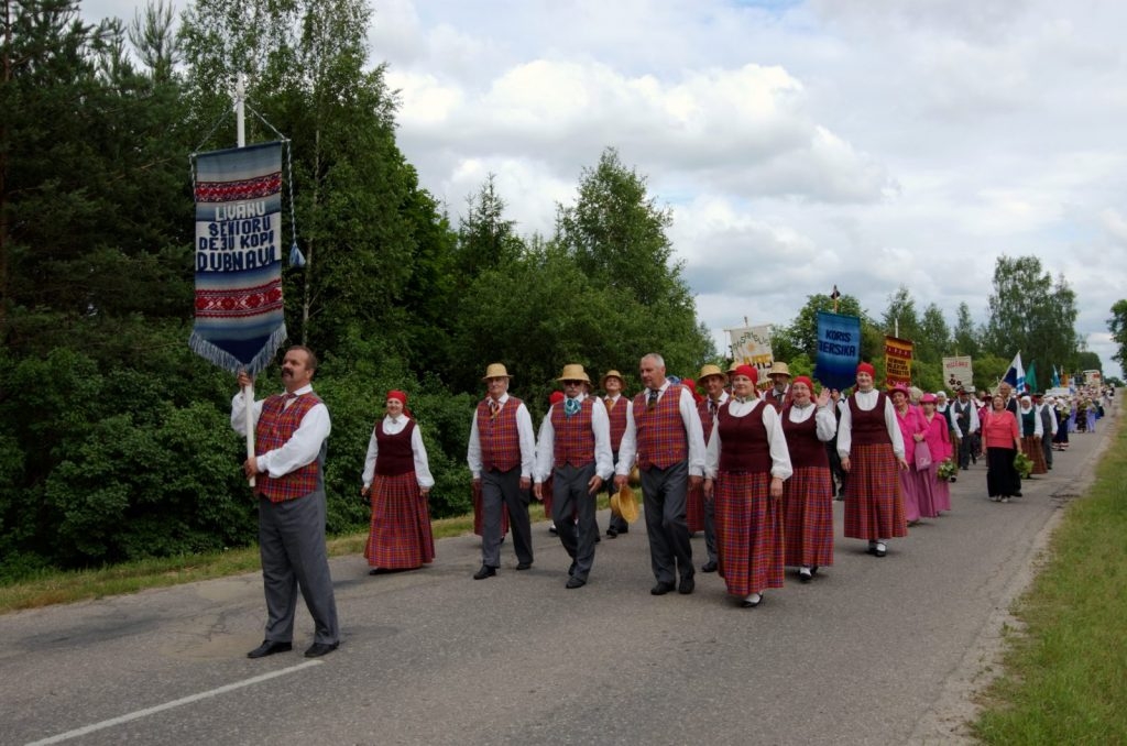 latgales-novada-17-senioru-dziesmu-un-deju-festivals-038-1024x678.jpg