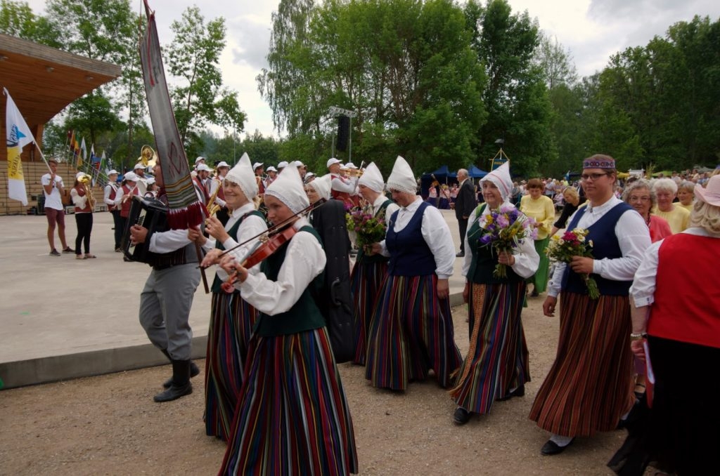 latgales-novada-17-senioru-dziesmu-un-deju-festivals-061-1024x678.jpg