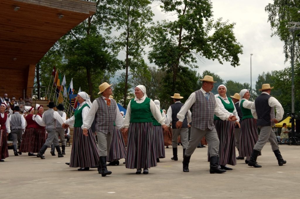 latgales-novada-17-senioru-dziesmu-un-deju-festivals-099-1024x678.jpg