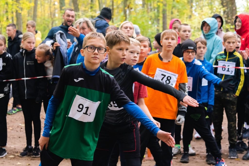 latvijas-skolu-federacijas-rudens-stafesu-kross-foto-l-uzulniks-037-1024x684.jpg