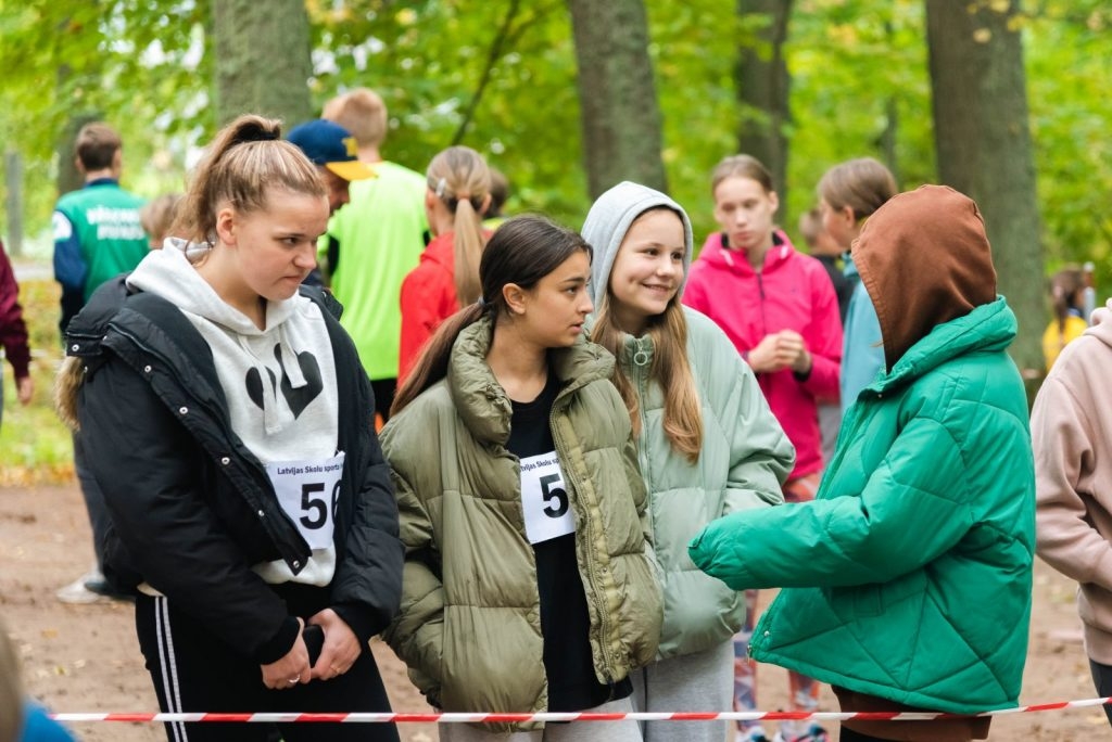 latvijas-skolu-federacijas-rudens-stafesu-kross-foto-l-uzulniks-103-1024x684.jpg