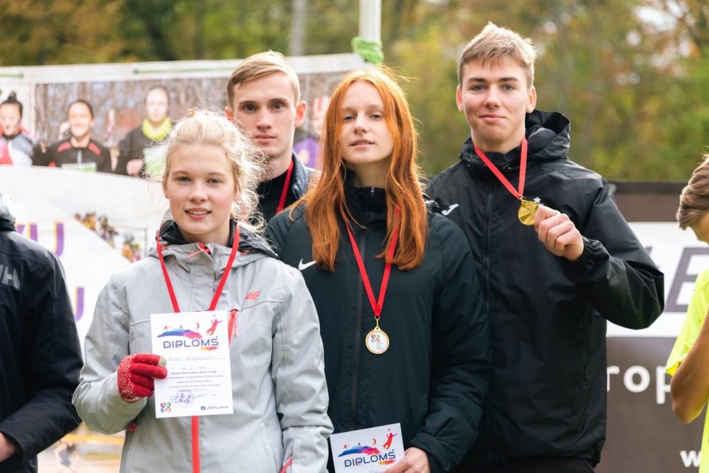 latvijas-skolu-federacijas-rudens-stafesu-kross-foto-l-uzulniks-216-1024x684.jpg