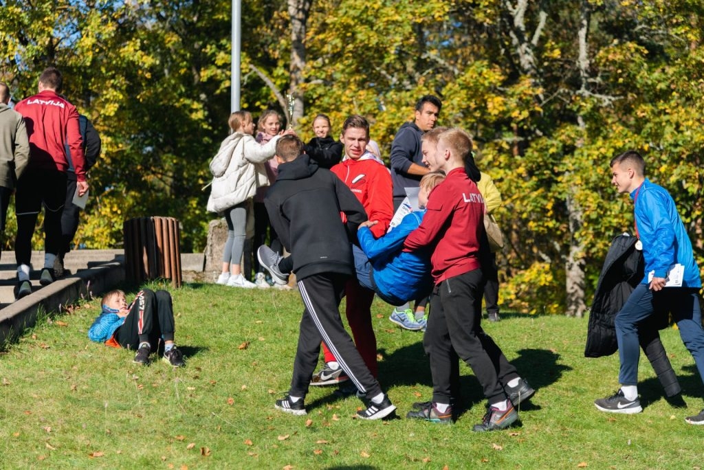 latvijas-skolu-federacijas-rudens-stafesu-kross-foto-l-uzulniks-266-1024x684.jpg