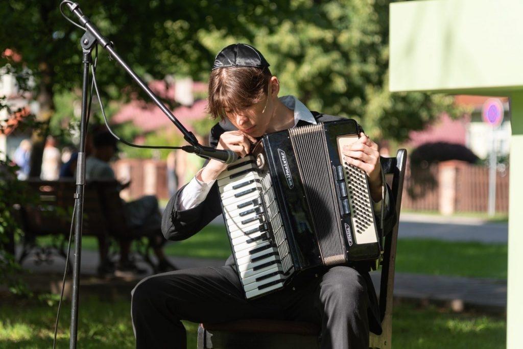 muzikali-dokumentala-izrade-mans-kaimins-ebrejs-preilos-foto-l-uzulniks-062-1024x684.jpg