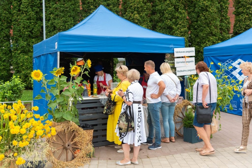 pagastu-dizosanas-dgustacijas-konkursi-amatiermakslas-kolektivu-sasauksanas-foto-l-uzulniks-016-1024x684.jpg