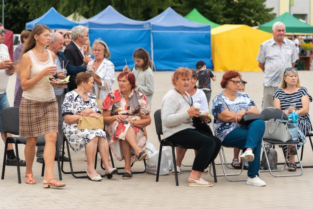 pagastu-dizosanas-dgustacijas-konkursi-amatiermakslas-kolektivu-sasauksanas-foto-l-uzulniks-060-1024x684.jpg