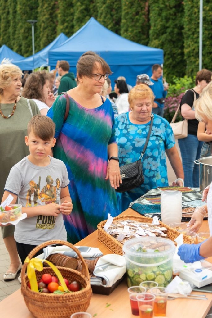 pagastu-dizosanas-dgustacijas-konkursi-amatiermakslas-kolektivu-sasauksanas-foto-l-uzulniks-063-684x1024.jpg