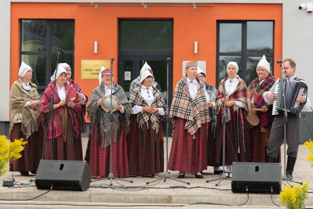 pagastu-dizosanas-dgustacijas-konkursi-amatiermakslas-kolektivu-sasauksanas-foto-l-uzulniks-067-1024x684.jpg