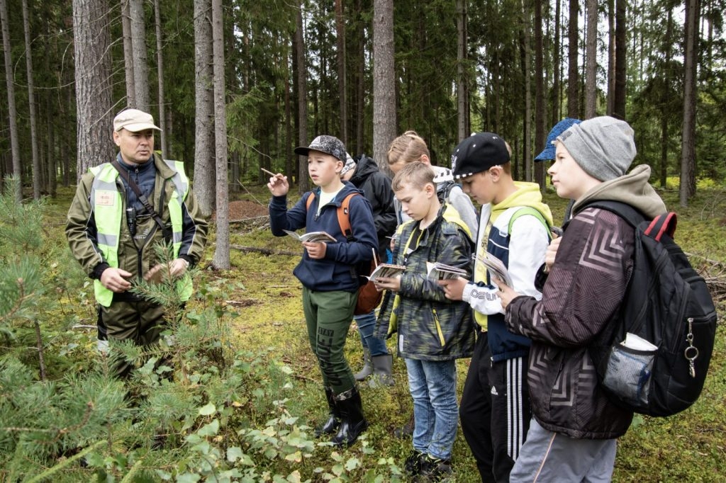 preilu-1-pamatskolas-6-klasu-audzeknu-ekspedicija-meza-foto-ieva-babre-034-1024x682.jpg