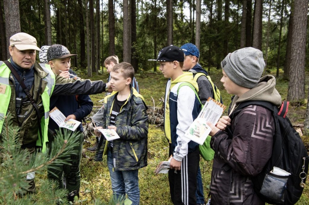 preilu-1-pamatskolas-6-klasu-audzeknu-ekspedicija-meza-foto-ieva-babre-035-1024x682.jpg