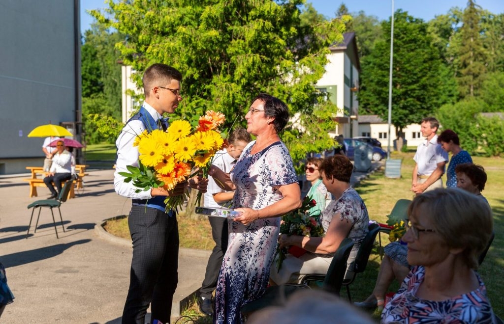 preilu-2-vidusskolas-9-klases-izlaidums-19-junija-foto-vjaceslavs-stepanovs-115-1024x660.jpg