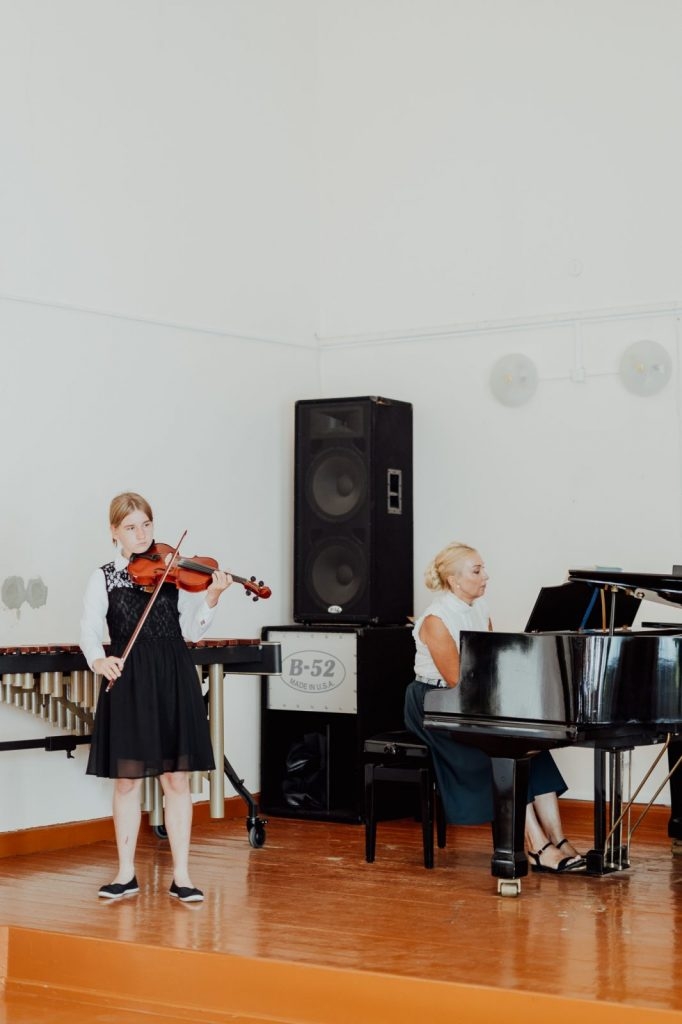 preilu-muzikas-un-makslas-skolas-audzeknu-un-pedagogu-kamermuzikas-koncerts-foto-r-klaucans-014-682x1024.jpg