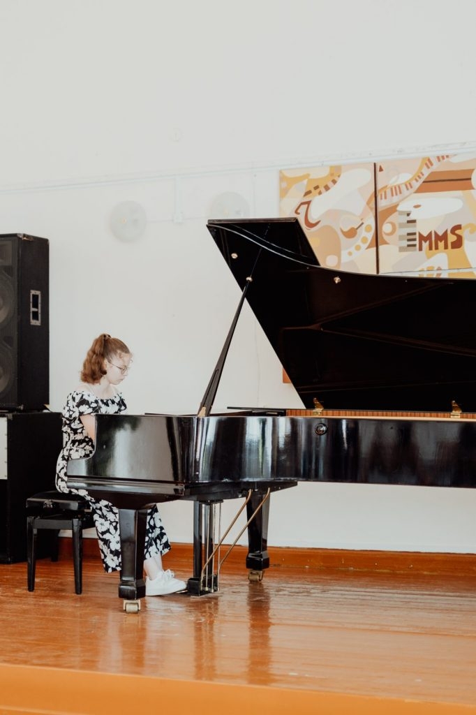 preilu-muzikas-un-makslas-skolas-audzeknu-un-pedagogu-kamermuzikas-koncerts-foto-r-klaucans-016-682x1024.jpg