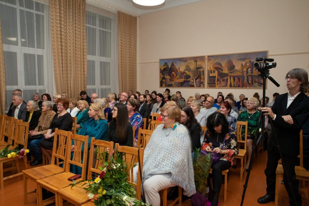 preilu-novada-skolotaju-kora-latgale-50-gadu-jubilejas-koncerts-foto-v-agurjanovs-048-1024x683.jpg