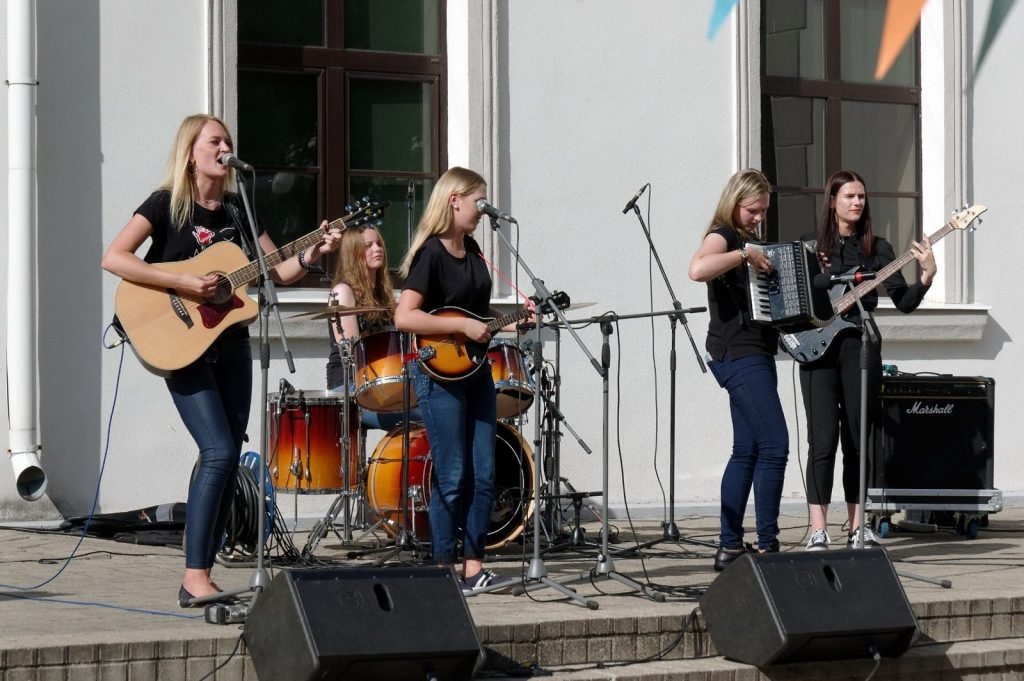 preilu-pilsetas-svetki-un-5-starptautiskais-autorlellu-festivals-16-augusts-foto-gunars-vilcans-005-1024x681.jpg