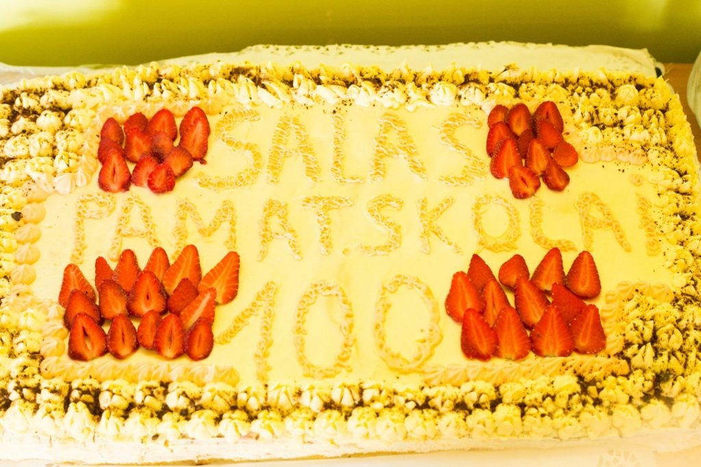 salas-pamatskolas-100-gadu-jubileja-un-5-salidojums-003-1024x683.jpg