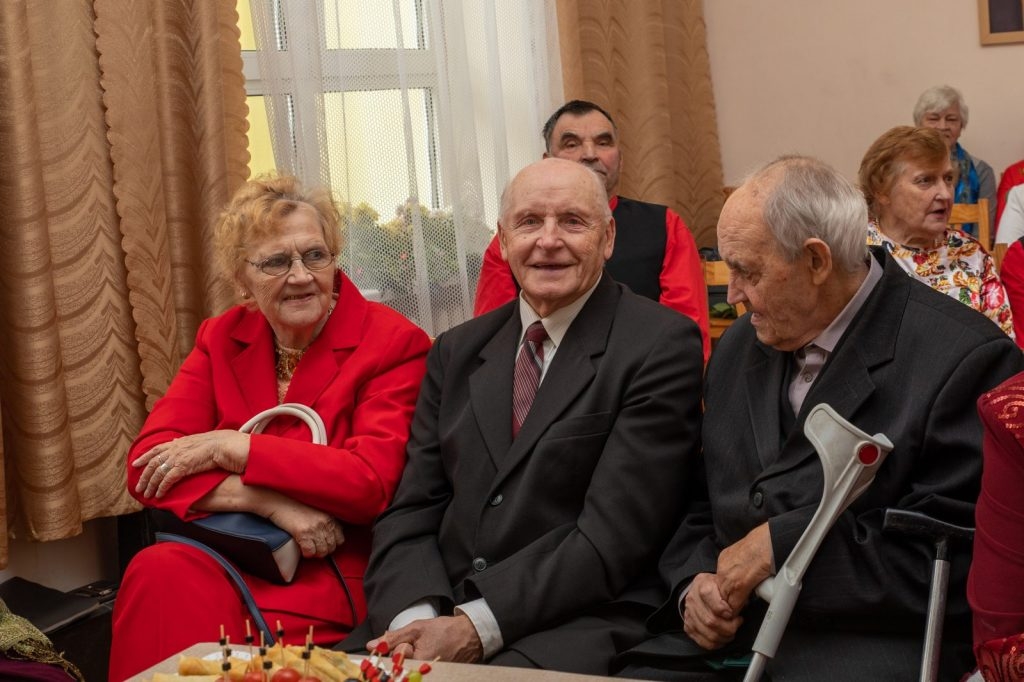 senioru-vokala-ansambla-virsi-20-dzimsanas-dienas-sarikojums-foto-v-agurjanovs-003-1024x682.jpg