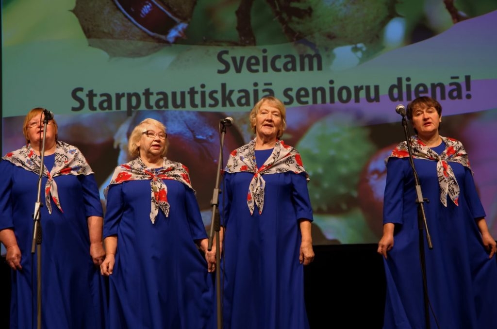 starptautiskajai-senioru-dienai-veltits-sarikojums-foto-gunars-vilcans-013-1024x678.jpg